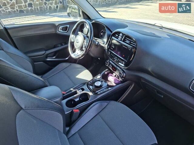Білий Кіа Soul EV, об'ємом двигуна 0 л та пробігом 146 тис. км за 17900 $, фото 15 на Automoto.ua