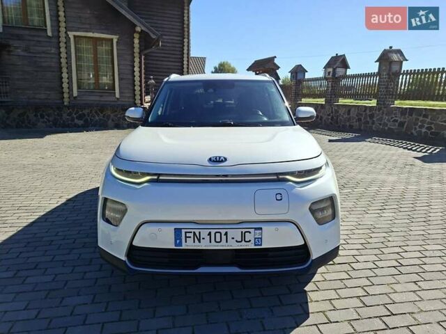 Білий Кіа Soul EV, об'ємом двигуна 0 л та пробігом 146 тис. км за 17900 $, фото 6 на Automoto.ua