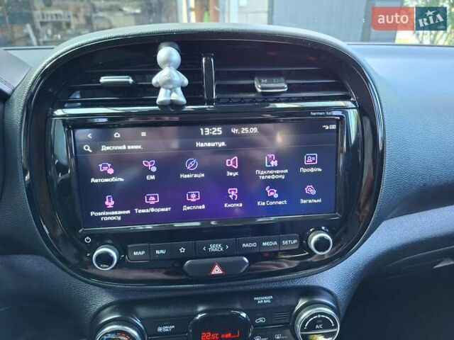 Білий Кіа Soul EV, об'ємом двигуна 0 л та пробігом 146 тис. км за 17900 $, фото 26 на Automoto.ua