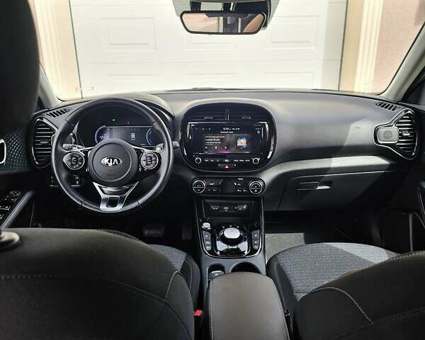 Белый Киа Soul EV, объемом двигателя 0 л и пробегом 16 тыс. км за 19900 $, фото 12 на Automoto.ua