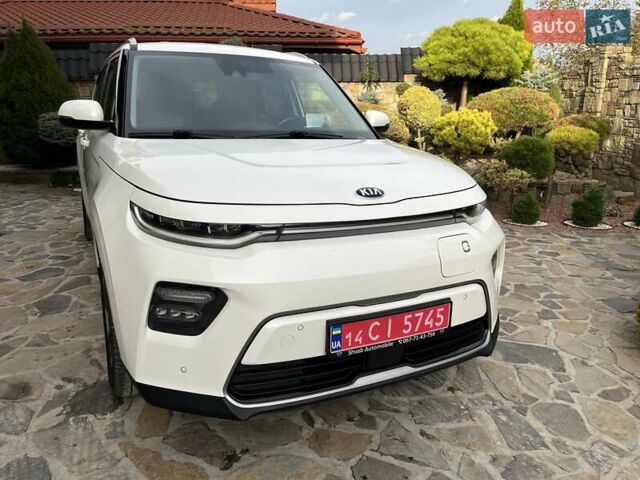 Белый Киа Soul EV, объемом двигателя 0 л и пробегом 60 тыс. км за 19400 $, фото 17 на Automoto.ua