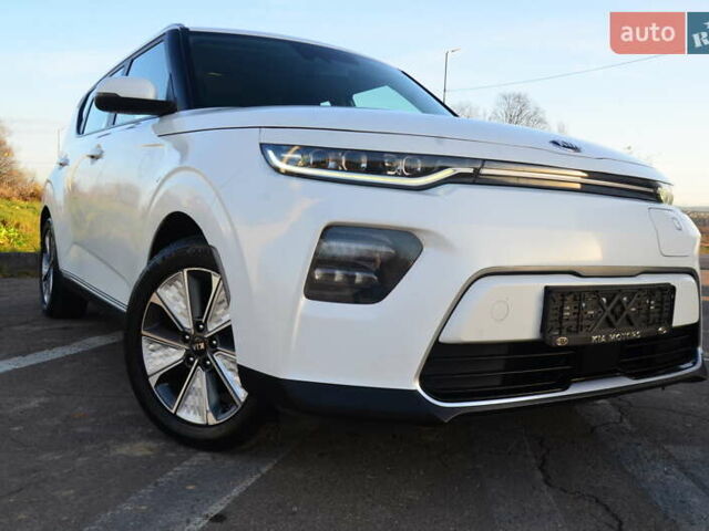 Білий Кіа Soul EV, об'ємом двигуна 0 л та пробігом 78 тис. км за 15950 $, фото 19 на Automoto.ua