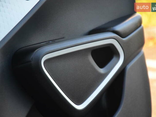 Білий Кіа Soul EV, об'ємом двигуна 0 л та пробігом 78 тис. км за 15950 $, фото 43 на Automoto.ua