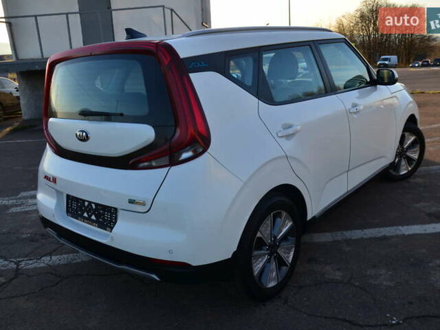 Білий Кіа Soul EV, об'ємом двигуна 0 л та пробігом 78 тис. км за 15950 $, фото 34 на Automoto.ua