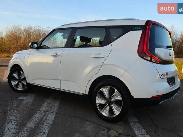 Білий Кіа Soul EV, об'ємом двигуна 0 л та пробігом 78 тис. км за 15950 $, фото 29 на Automoto.ua