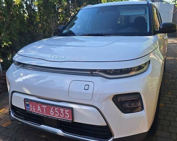 Білий Кіа Soul EV, об'ємом двигуна 0 л та пробігом 99 тис. км за 17650 $, фото 2 на Automoto.ua