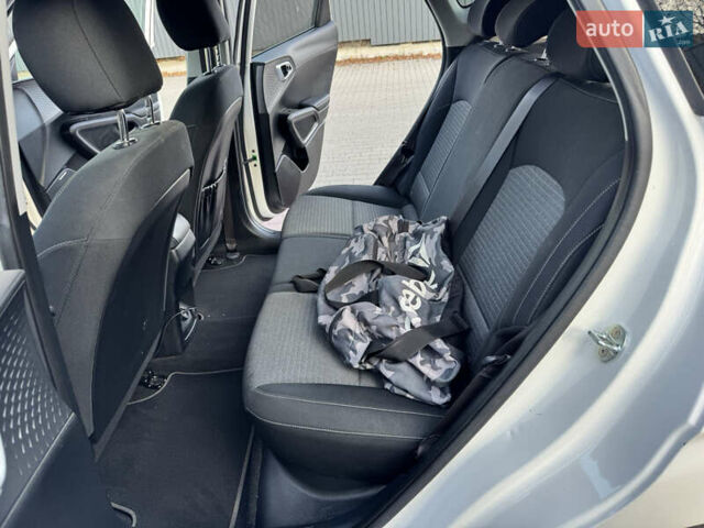 Белый Киа Soul EV, объемом двигателя 0 л и пробегом 80 тыс. км за 18999 $, фото 20 на Automoto.ua