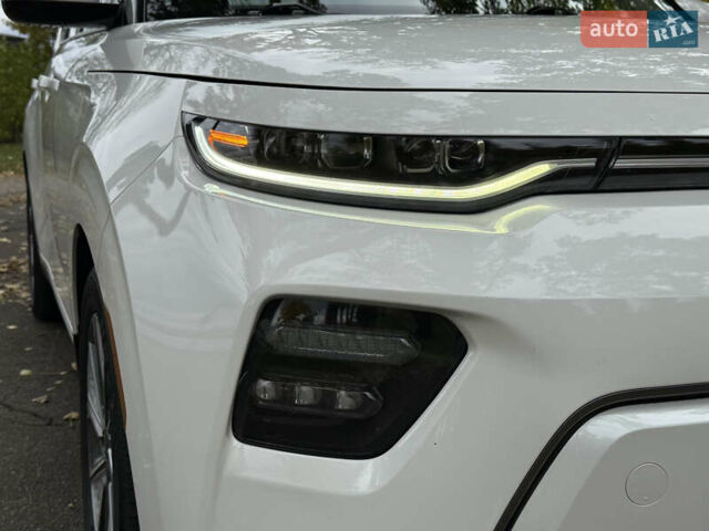 Киа Soul EV 2022 в Киеве на Automoto.ua Белый Киа Soul EV, объемом двигателя 0 л и пробегом 54 тыс. км за 22000 $, фото 36 на Automoto.ua