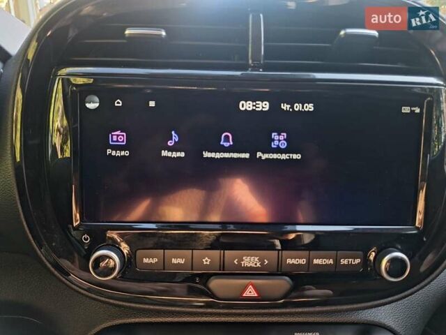 Білий Кіа Soul EV, об'ємом двигуна 0 л та пробігом 99 тис. км за 17650 $, фото 18 на Automoto.ua