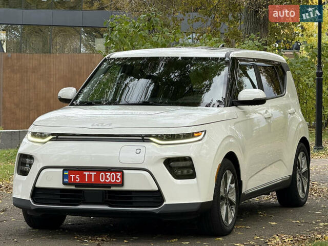 Киа Soul EV 2022 в Киеве на Automoto.ua Белый Киа Soul EV, объемом двигателя 0 л и пробегом 54 тыс. км за 22000 $, фото 2 на Automoto.ua