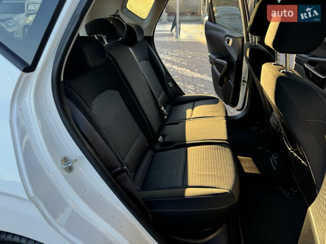 Белый Киа Soul EV, объемом двигателя 0 л и пробегом 80 тыс. км за 18999 $, фото 25 на Automoto.ua