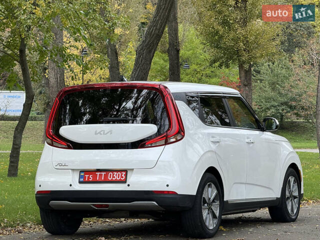 Киа Soul EV 2022 в Киеве на Automoto.ua Белый Киа Soul EV, объемом двигателя 0 л и пробегом 54 тыс. км за 22000 $, фото 7 на Automoto.ua