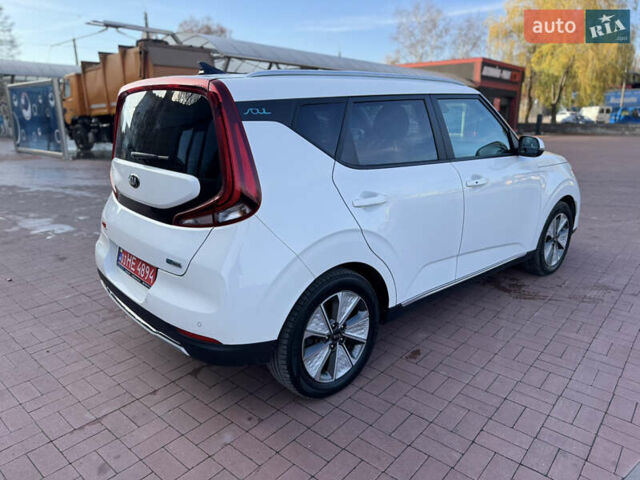 Белый Киа Soul EV, объемом двигателя 0 л и пробегом 80 тыс. км за 18999 $, фото 7 на Automoto.ua