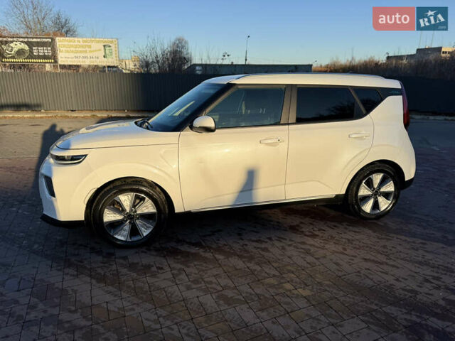 Белый Киа Soul EV, объемом двигателя 0 л и пробегом 80 тыс. км за 18999 $, фото 2 на Automoto.ua