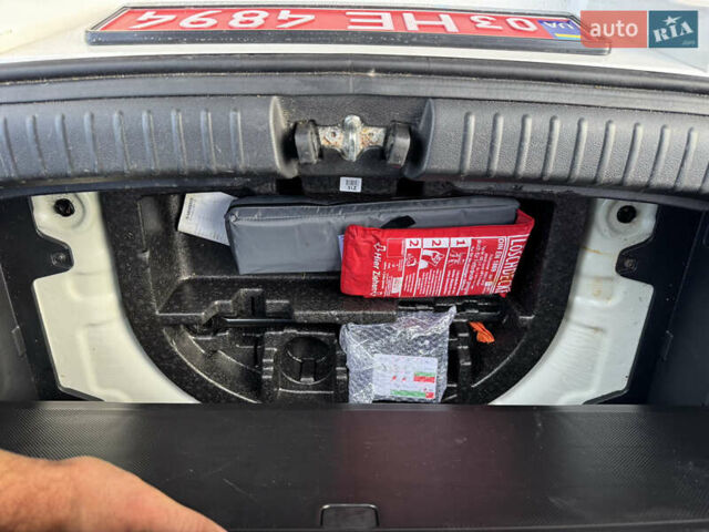 Белый Киа Soul EV, объемом двигателя 0 л и пробегом 80 тыс. км за 18999 $, фото 29 на Automoto.ua