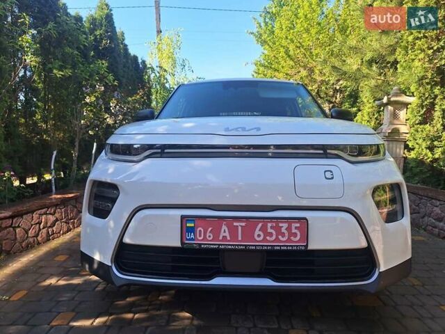 Білий Кіа Soul EV, об'ємом двигуна 0 л та пробігом 99 тис. км за 17650 $, фото 26 на Automoto.ua