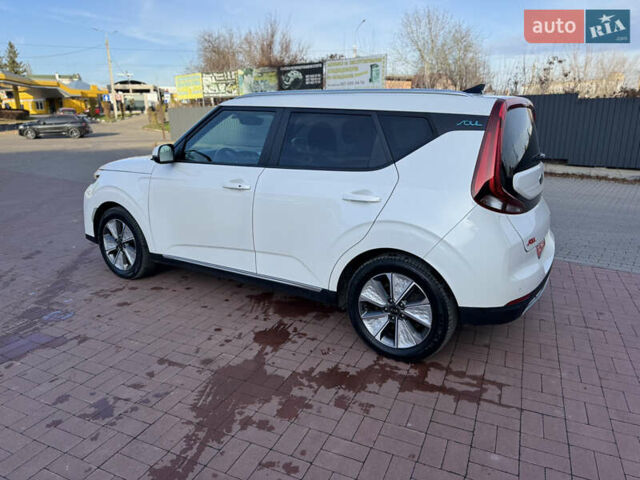 Белый Киа Soul EV, объемом двигателя 0 л и пробегом 80 тыс. км за 18999 $, фото 3 на Automoto.ua