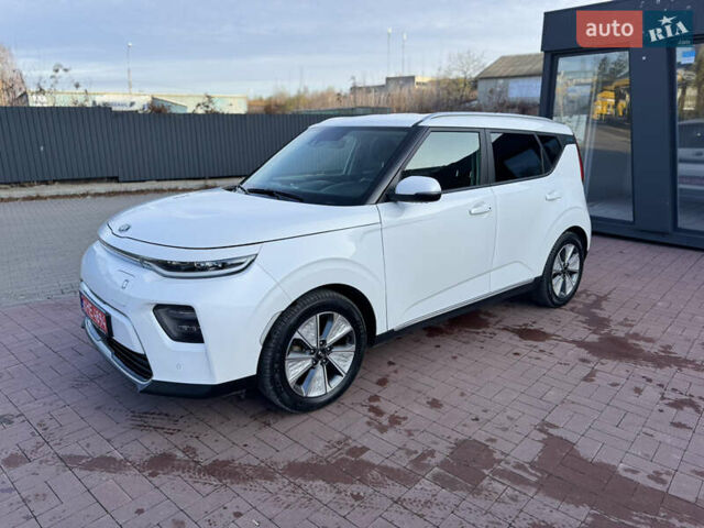 Белый Киа Soul EV, объемом двигателя 0 л и пробегом 80 тыс. км за 18999 $, фото 1 на Automoto.ua