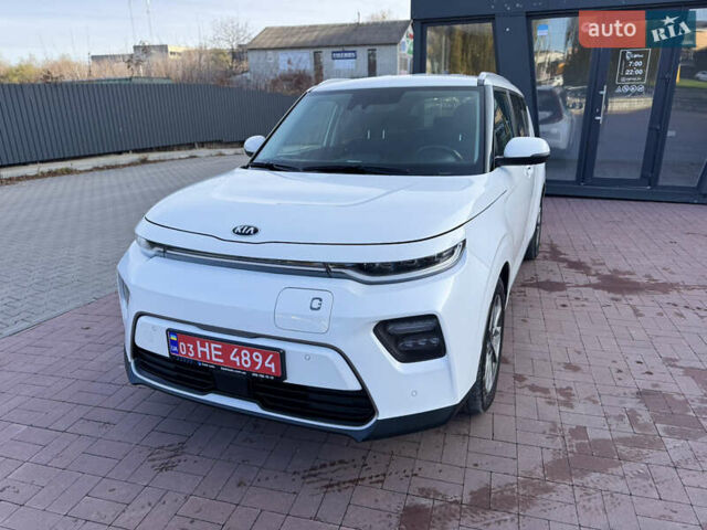 Белый Киа Soul EV, объемом двигателя 0 л и пробегом 80 тыс. км за 18999 $, фото 12 на Automoto.ua