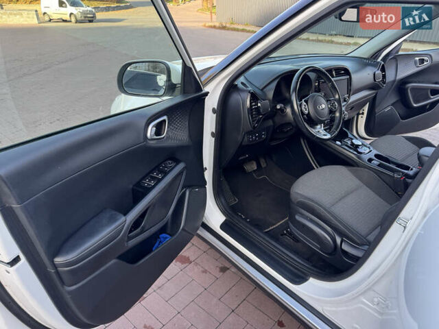 Белый Киа Soul EV, объемом двигателя 0 л и пробегом 80 тыс. км за 18999 $, фото 14 на Automoto.ua