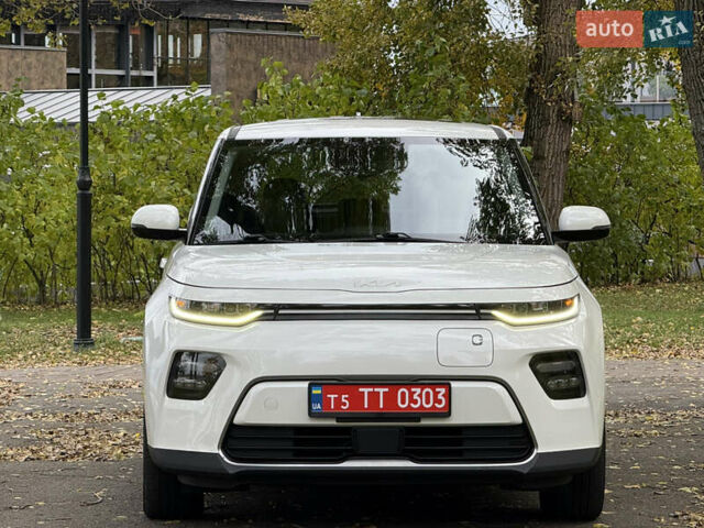 Киа Soul EV 2022 в Киеве на Automoto.ua Белый Киа Soul EV, объемом двигателя 0 л и пробегом 54 тыс. км за 22000 $, фото 1 на Automoto.ua