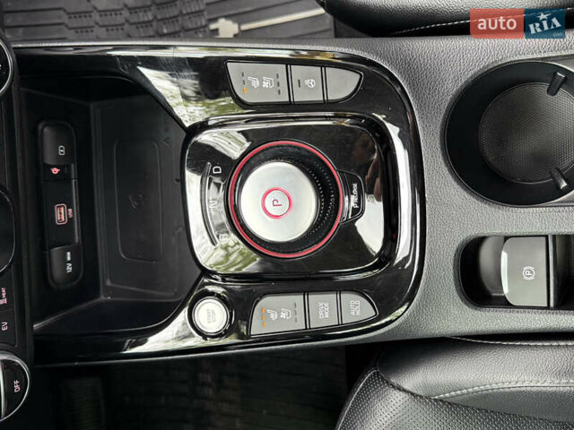 Киа Soul EV 2022 в Киеве на Automoto.ua Белый Киа Soul EV, объемом двигателя 0 л и пробегом 54 тыс. км за 22000 $, фото 31 на Automoto.ua