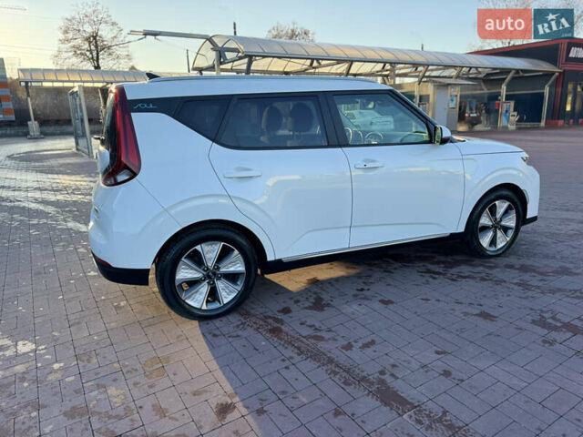 Белый Киа Soul EV, объемом двигателя 0 л и пробегом 80 тыс. км за 18999 $, фото 8 на Automoto.ua