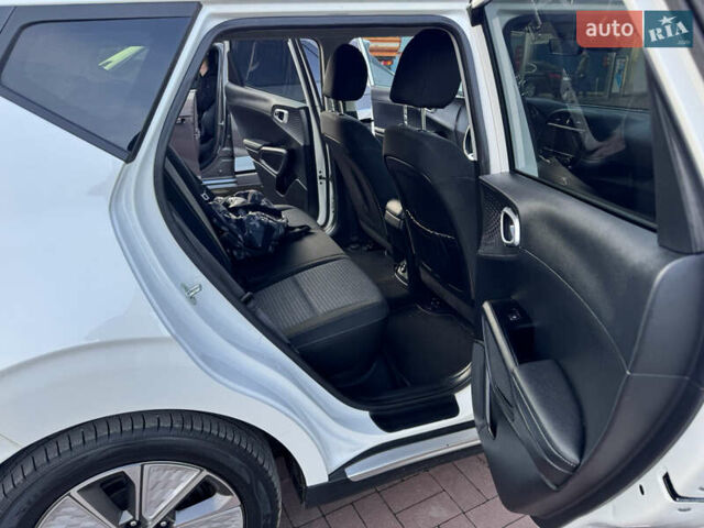 Белый Киа Soul EV, объемом двигателя 0 л и пробегом 80 тыс. км за 18999 $, фото 22 на Automoto.ua