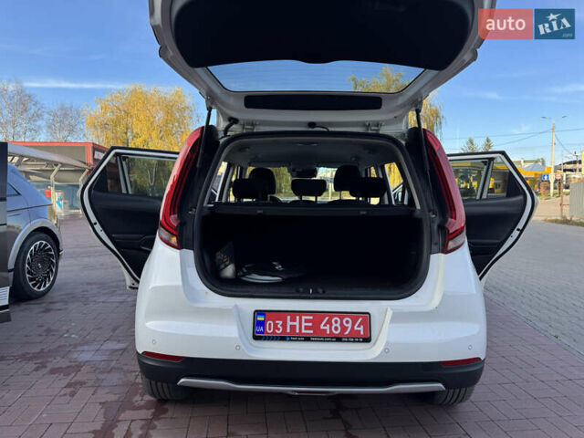 Белый Киа Soul EV, объемом двигателя 0 л и пробегом 80 тыс. км за 18999 $, фото 21 на Automoto.ua