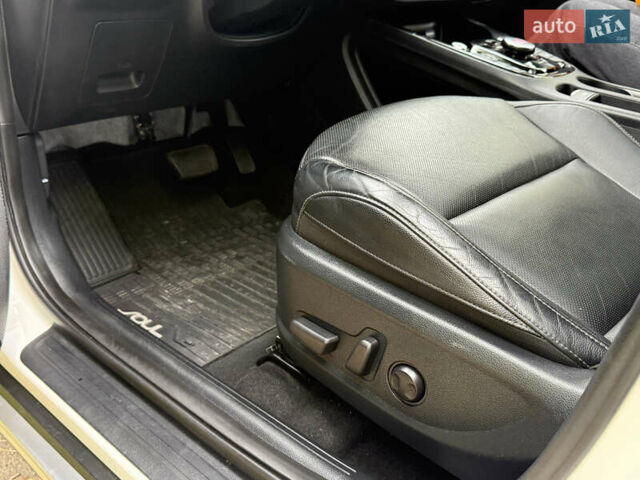 Киа Soul EV 2022 в Киеве на Automoto.ua Белый Киа Soul EV, объемом двигателя 0 л и пробегом 54 тыс. км за 22000 $, фото 21 на Automoto.ua