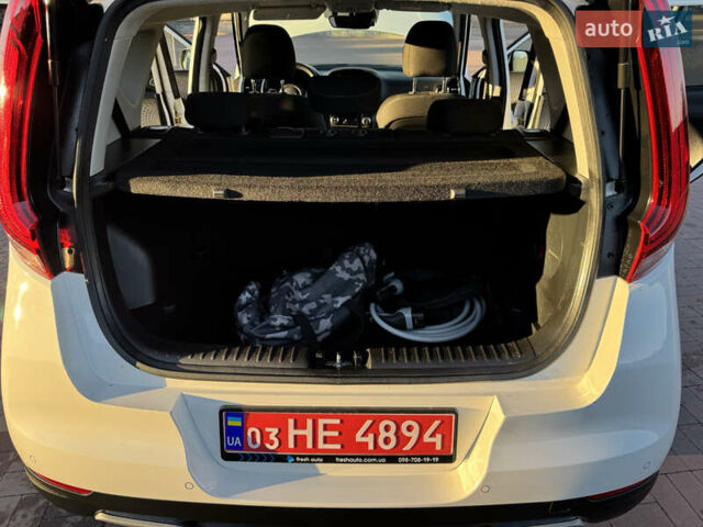 Белый Киа Soul EV, объемом двигателя 0 л и пробегом 80 тыс. км за 18999 $, фото 22 на Automoto.ua