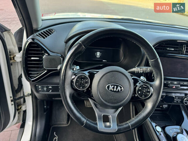 Белый Киа Soul EV, объемом двигателя 0 л и пробегом 80 тыс. км за 18999 $, фото 16 на Automoto.ua