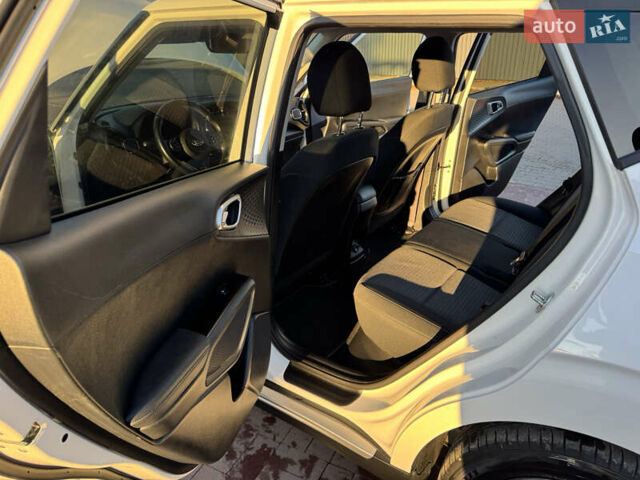 Белый Киа Soul EV, объемом двигателя 0 л и пробегом 80 тыс. км за 18999 $, фото 19 на Automoto.ua