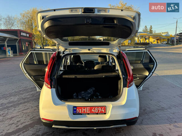 Белый Киа Soul EV, объемом двигателя 0 л и пробегом 80 тыс. км за 18999 $, фото 21 на Automoto.ua