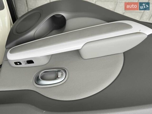 Бежевий Кіа Soul EV, об'ємом двигуна 0 л та пробігом 110 тис. км за 11500 $, фото 29 на Automoto.ua