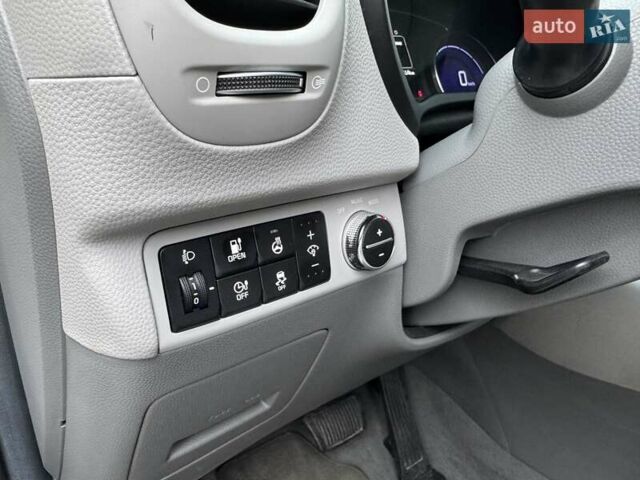 Бежевий Кіа Soul EV, об'ємом двигуна 0 л та пробігом 110 тис. км за 11500 $, фото 37 на Automoto.ua