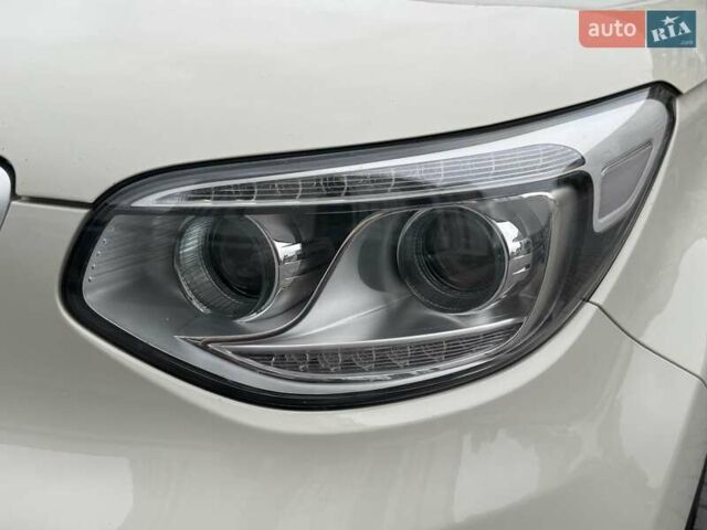 Бежевий Кіа Soul EV, об'ємом двигуна 0 л та пробігом 110 тис. км за 11500 $, фото 17 на Automoto.ua