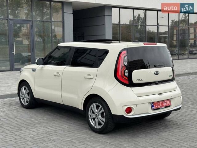 Бежевий Кіа Soul EV, об'ємом двигуна 0 л та пробігом 110 тис. км за 11500 $, фото 10 на Automoto.ua