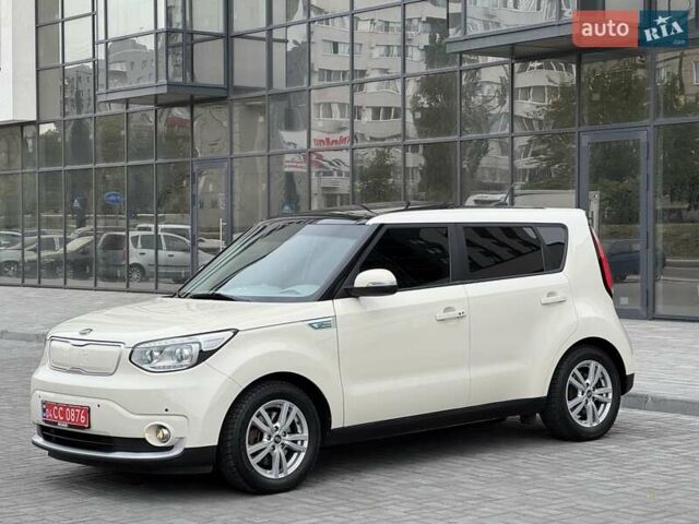 Бежевий Кіа Soul EV, об'ємом двигуна 0 л та пробігом 110 тис. км за 11500 $, фото 5 на Automoto.ua