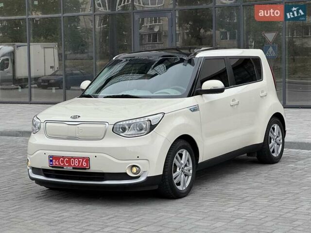 Бежевий Кіа Soul EV, об'ємом двигуна 0 л та пробігом 110 тис. км за 11500 $, фото 6 на Automoto.ua