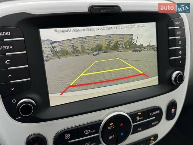 Бежевий Кіа Soul EV, об'ємом двигуна 0 л та пробігом 110 тис. км за 11500 $, фото 41 на Automoto.ua
