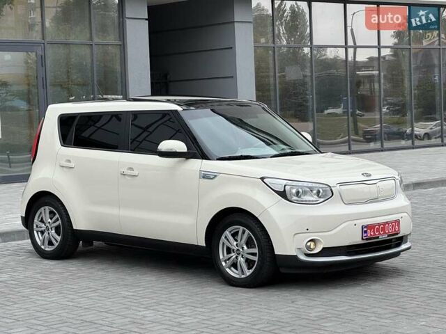 Бежевий Кіа Soul EV, об'ємом двигуна 0 л та пробігом 110 тис. км за 11500 $, фото 8 на Automoto.ua