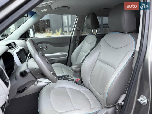 Бежевый Киа Soul EV, объемом двигателя 0 л и пробегом 174 тыс. км за 9700 $, фото 7 на Automoto.ua