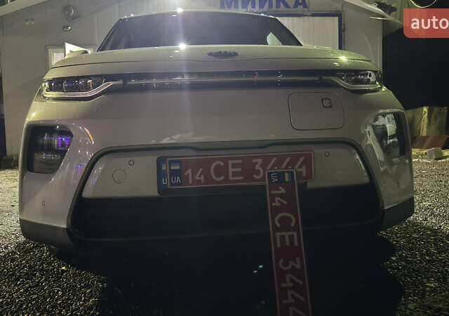 Бежевый Киа Soul EV, объемом двигателя 0 л и пробегом 155 тыс. км за 17200 $, фото 4 на Automoto.ua