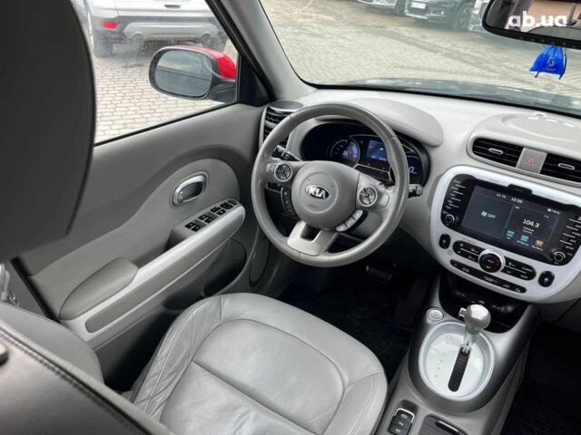 Черный Киа Soul EV, объемом двигателя 0 л и пробегом 95 тыс. км за 8590 $, фото 23 на Automoto.ua