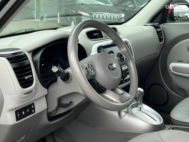 Черный Киа Soul EV, объемом двигателя 0 л и пробегом 95 тыс. км за 8590 $, фото 31 на Automoto.ua