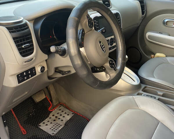 Черный Киа Soul EV, объемом двигателя 0 л и пробегом 116 тыс. км за 8500 $, фото 23 на Automoto.ua
