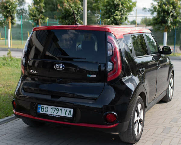 Чорний Кіа Soul EV, об'ємом двигуна 0 л та пробігом 101 тис. км за 8300 $, фото 3 на Automoto.ua