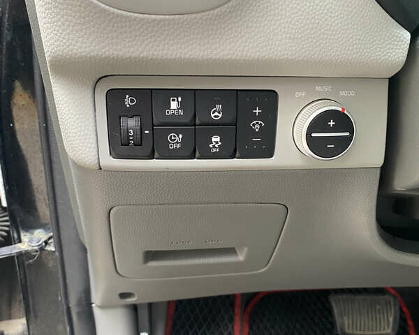 Черный Киа Soul EV, объемом двигателя 0 л и пробегом 116 тыс. км за 8500 $, фото 2 на Automoto.ua