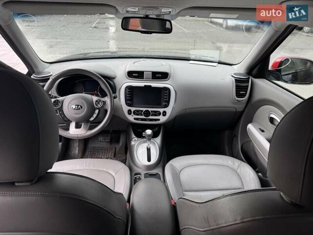 Кіа Soul EV 2015 у Вишневом на Automoto.ua Чорний Кіа Soul EV, об'ємом двигуна 0 л та пробігом 112 тис. км за 8200 $, фото 8 на Automoto.ua
